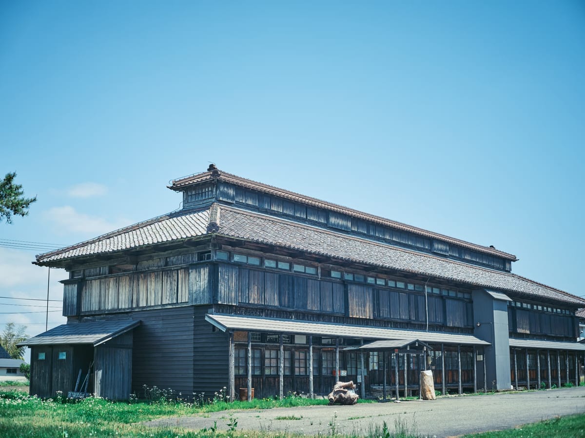 松ケ岡開墾場の歴史的な蚕室